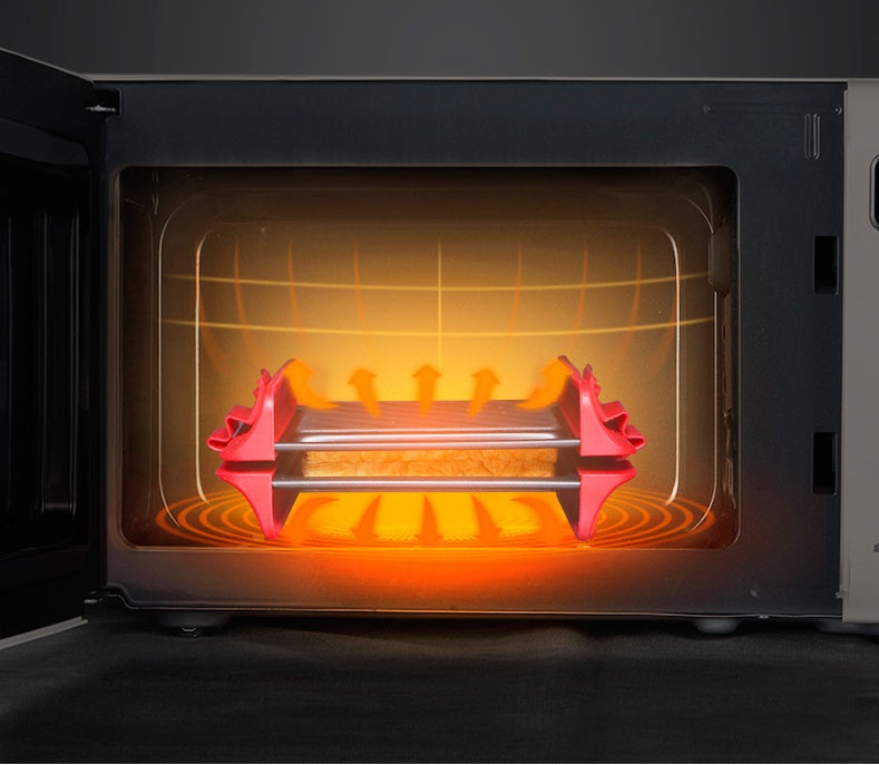 Multi-purpose grill pan with double-sided functionality, suitable for a wide range of cooking techniques.