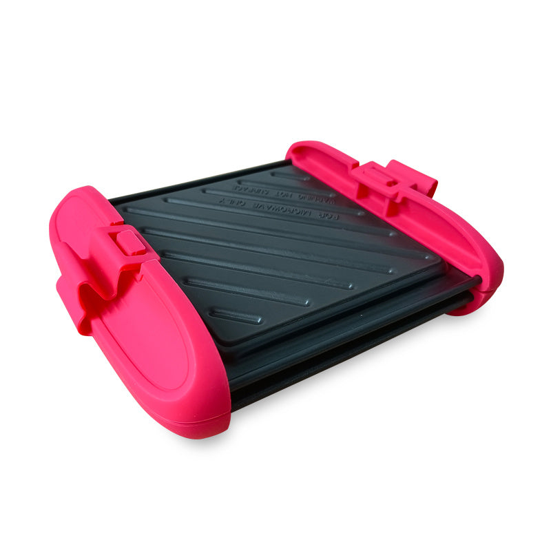 Double-sided grill pan with a multi-purpose design, perfect for grilling, frying, and cooking various dishes.