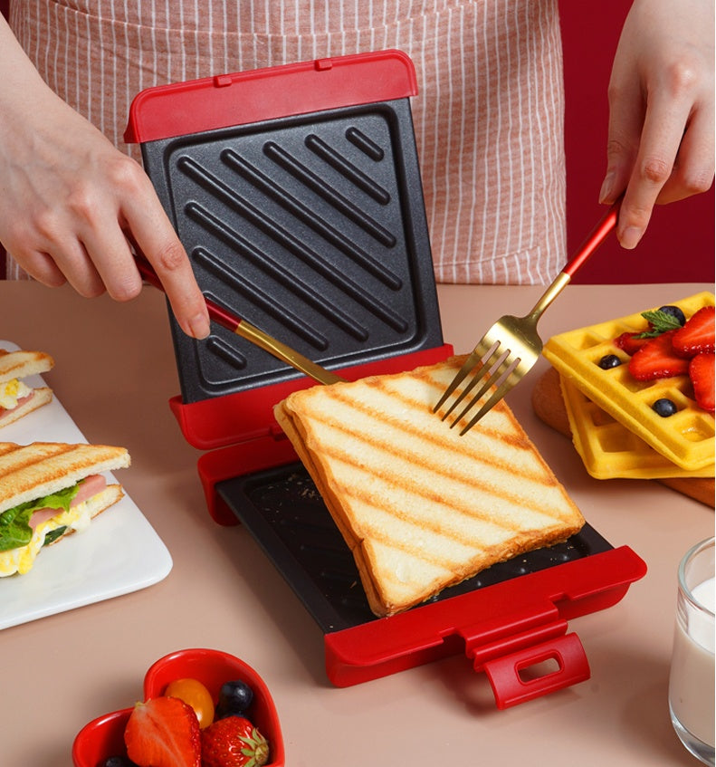 Durable double-sided grill pan, ideal for multi-purpose use in grilling and frying, with even heat distribution.